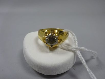Bague solitaire en or jaune (375) ornée d'un...