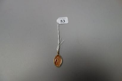 Pendentif à monture en or jaune (750) formé...