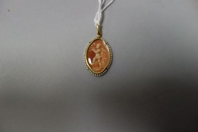 Pendentif à monture en or jaune (750) formé...