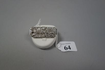 Broche plaque en or gris (750) de forme rectangulaire...