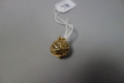 Pendentif en or jaune (375) figurant une...