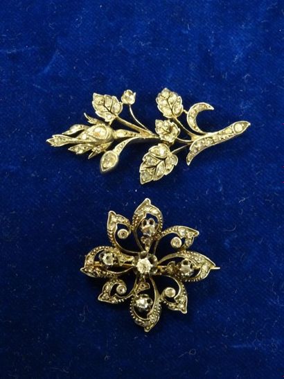 Pendentif articulé en or jaune (750) et argent...