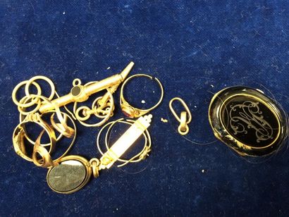 Lot de débris de bijoux en or jaune (750)....