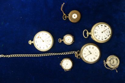 Lot de trois montres à gousset en métal,...