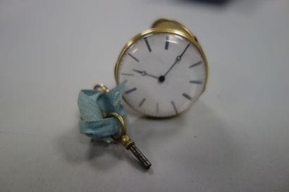 Montre de col en or jaune (750), couvercle...