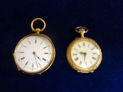 Deux montres de col en or jaune (750) :

-...