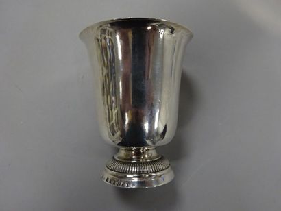 Timbale tulipe sur piédouche en argent (925)...