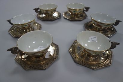 Indochine

Ensemble de six tasses en porcelaine...