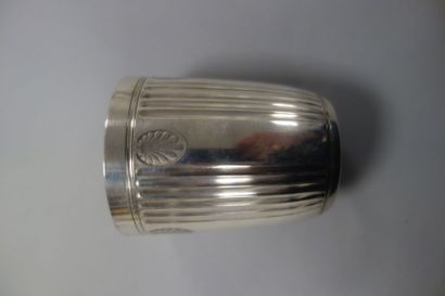 Timbale cylindrique à fond plat en argent...