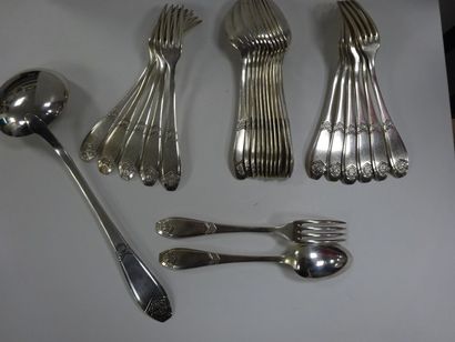 Partie de ménagère en métal argenté modèle...