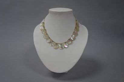 Collier draperie en or jaune (750) formé...