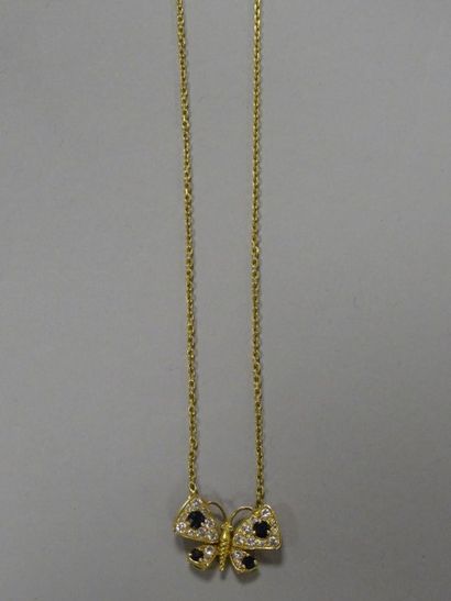 Collier tour de cou en or jaune (750) retenant...