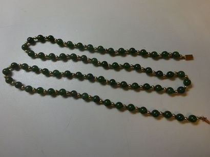 Collier de perles de pierre dure verte et...