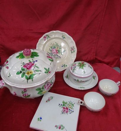 LUNEVILLE
Parties de services de table en...