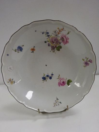 MEISSEN
Compotier à bord contourné en porcelaine...