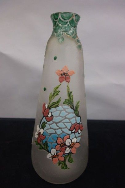 LEGRAS

Vase de forme tronconique à col resserré...