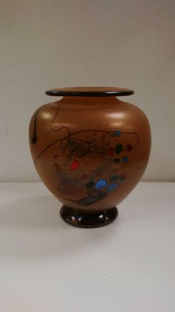 Robert PIERINI (1950)

Vase boule sur piédouche...