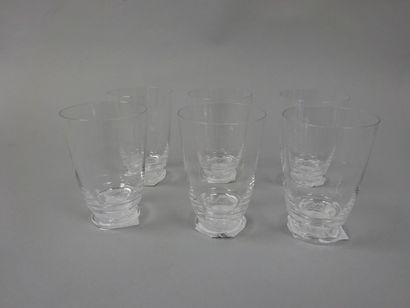 LALIQUE France6 verres à décor de feuilles...