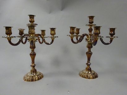 Paire de flambeaux formant candélabres à...