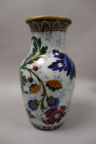 LONGWY
Vase de forme balustre en faïence...