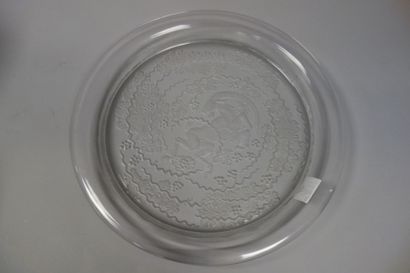 LALIQUE FRANCE
Grand plat rond en verre gravé...