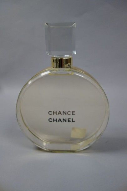 CHANEL
Chance de CHANEL.

Flacon de parfum...