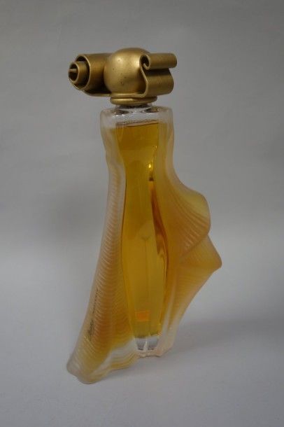GIVENCHY
Organza, Indécence.

Flacon de parfum...