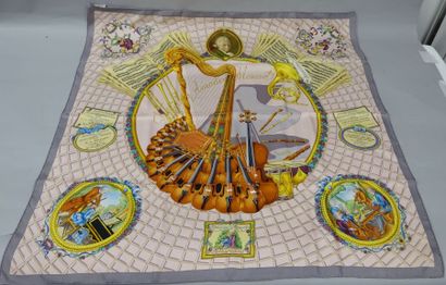 HERMES Paris
Carré en twill de soie imprimée,...