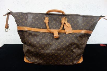 LOUIS VUITTON
Sac modèle Cruiser en toile...