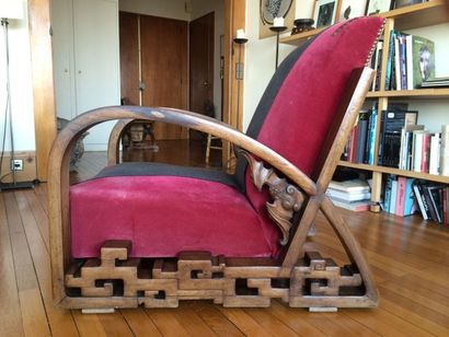 Paire de fauteuils en bois de fer à dossiers...