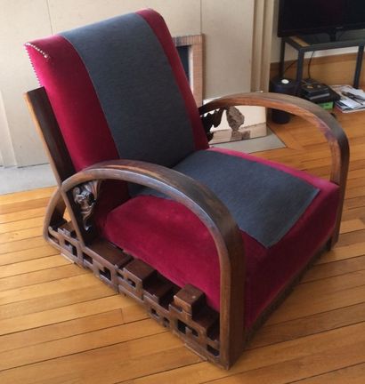 Paire de fauteuils en bois de fer à dossiers...