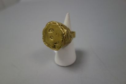 Christiane BILLET 
Bague en bronze doré....