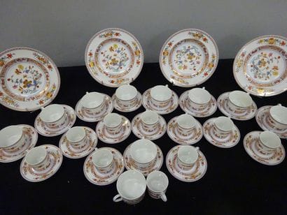 BERNARDAUD à Limoges.
Partie de service en...