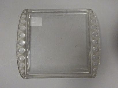 LALIQUE FRANCE
Plat de service à liqueur.

Epreuve...