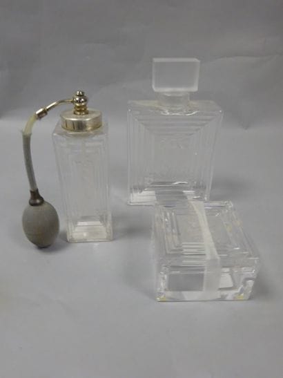 LALIQUE France, modèle Duncan
Modèle DUNCAN.

Garniture...