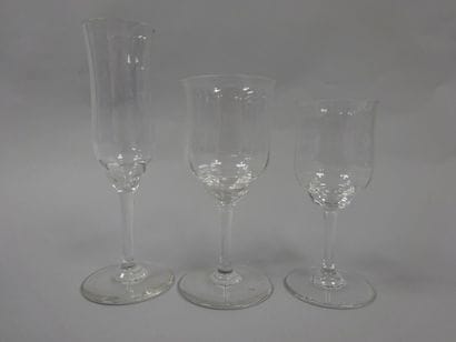 BACCARAT
Service modèle Capri.

En cristal...