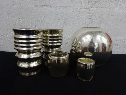 Cinq photophores en verre incolore églomisé...