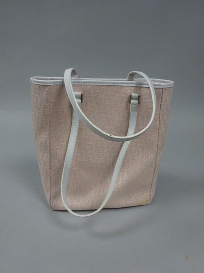 CHRISTIAN DIOR
Petit sac cabas en toile monogrammée...