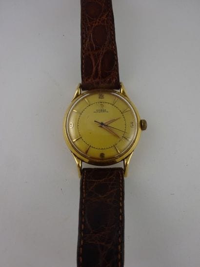 OMEGA
Montre bracelet d'homme. 

Boitier...