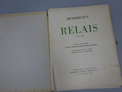 BENEDICTUS
Relais 1930. 

Ensemble de quinze...
