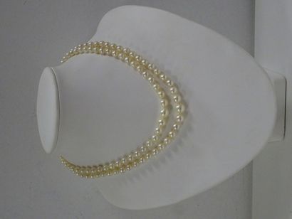 Collier de perles de culture deux rangs,...