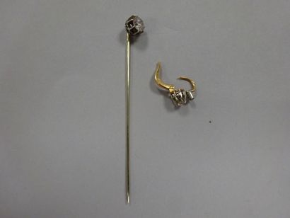 Épingle de cravate en or jaune (750) et platine...