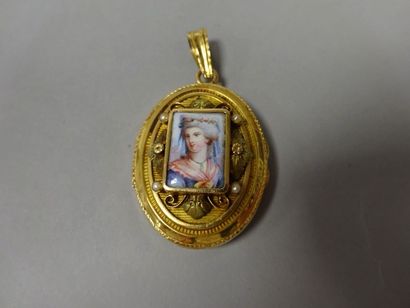 Pendentif médaillon souvenir en or jaune...