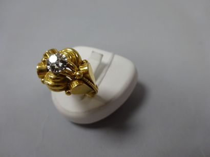 Bague chevalière en or jaune (750) et platine...