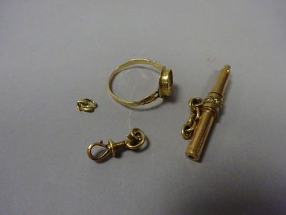 Lot de débris d'or jaune (min 375).

Poids...