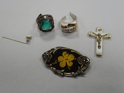 Lot de débris argent (925) : bagues, croix...