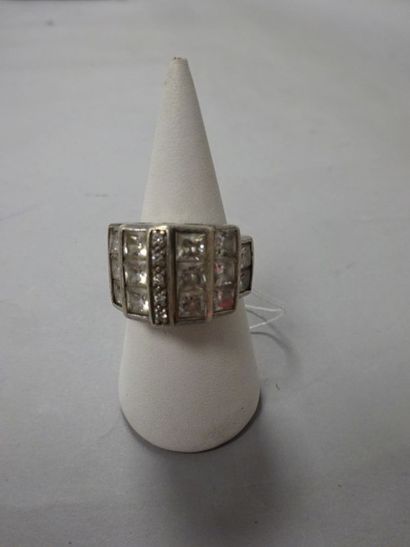 Importante bague en argent (925) ornée de...