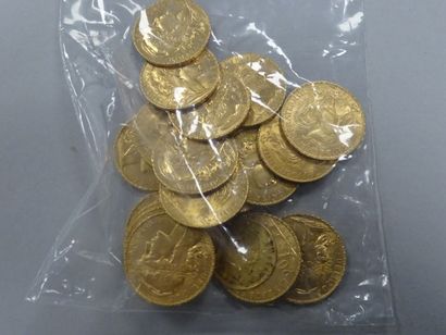 Lot de pièces en or dont: 

- 21 pièces de...
