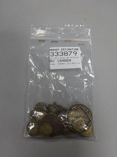 Lot de pièces de monnaies diverses en argent...
