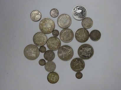 Lot de pièces en argent (925) dont :

50...